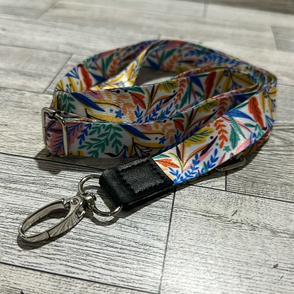 Handmade floral lariat ID office career holder - Picture 2 of 3